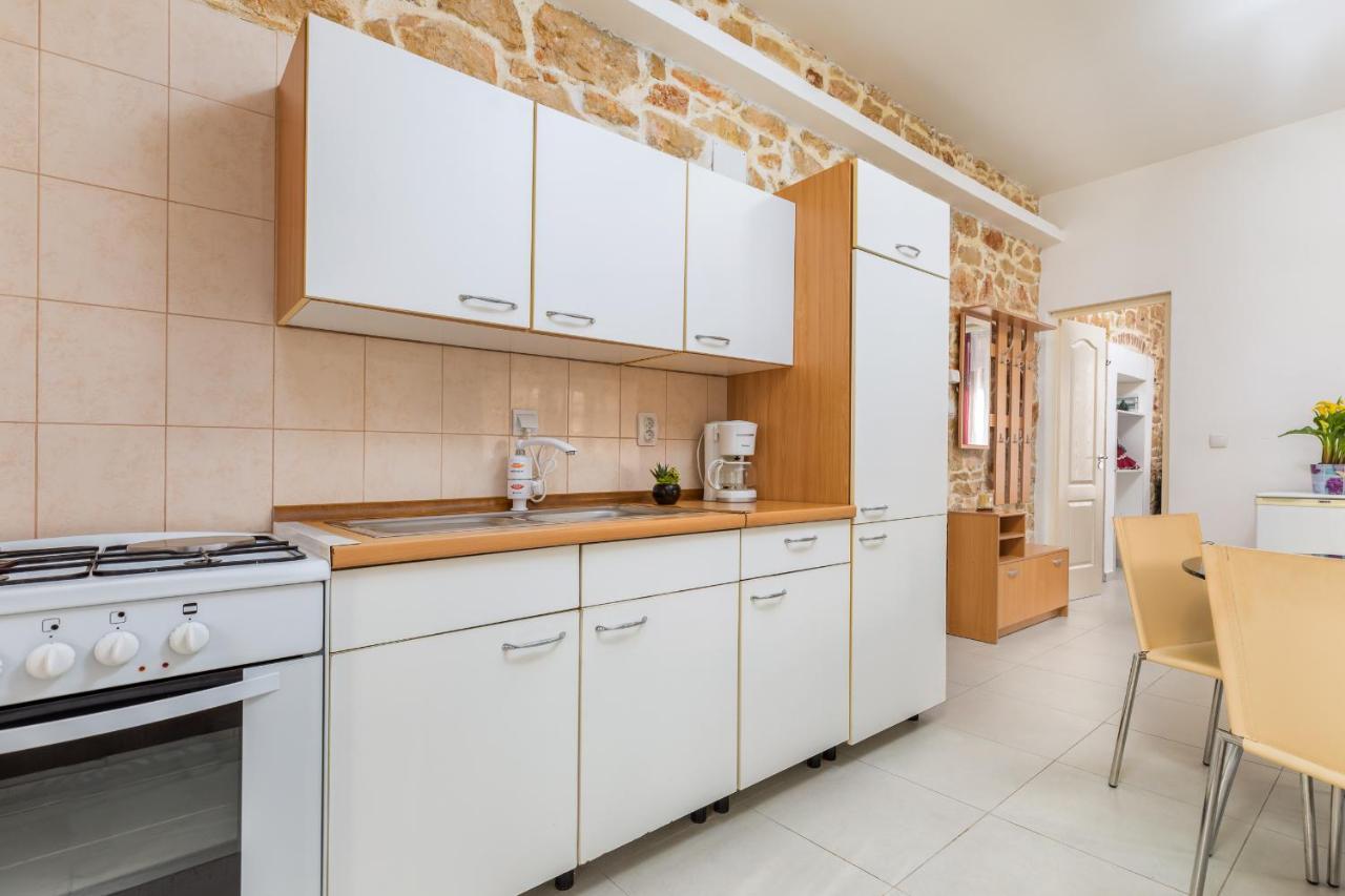 Apartment Nikola Fažana Buitenkant foto
