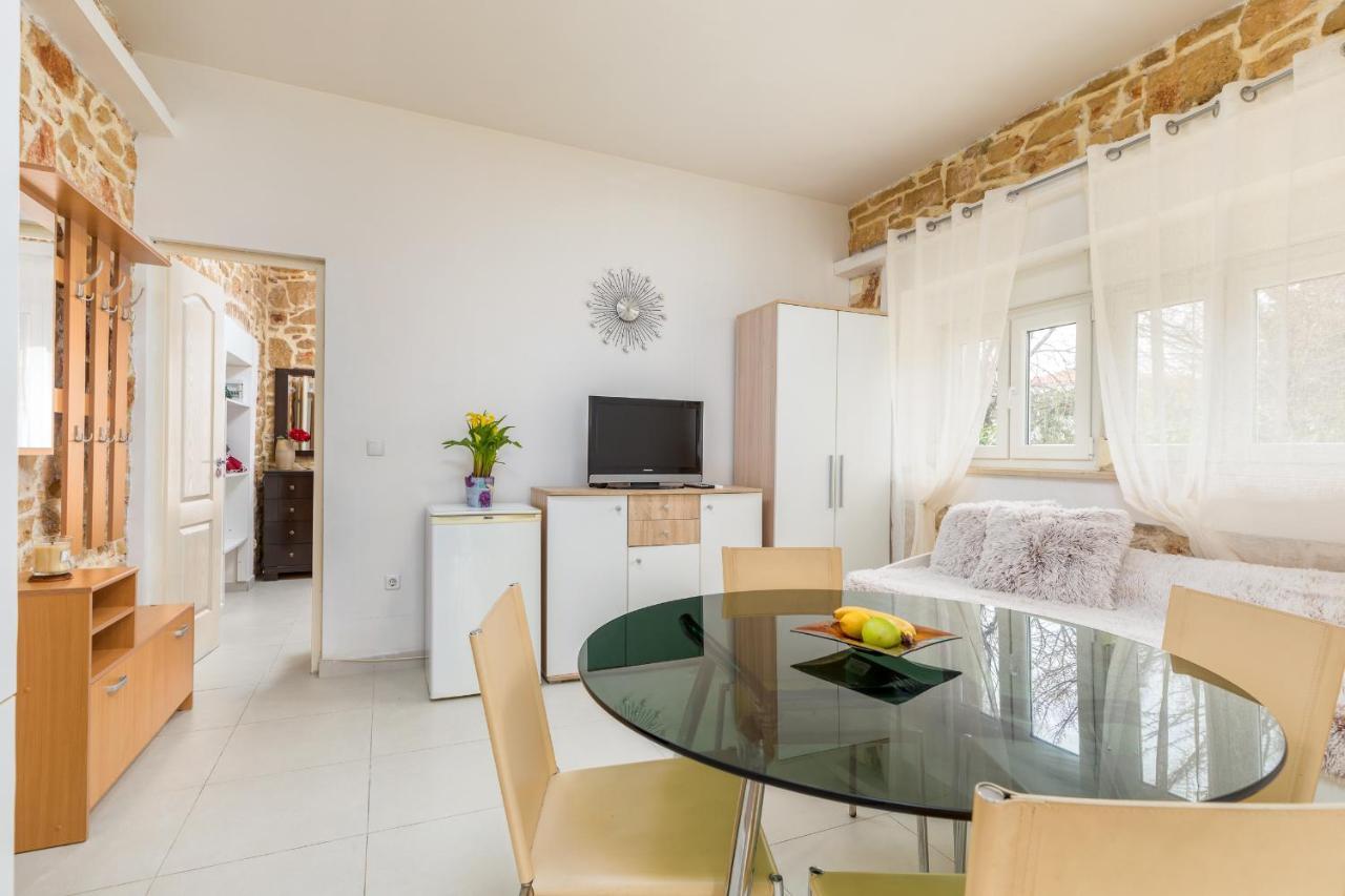 Apartment Nikola Fažana Buitenkant foto
