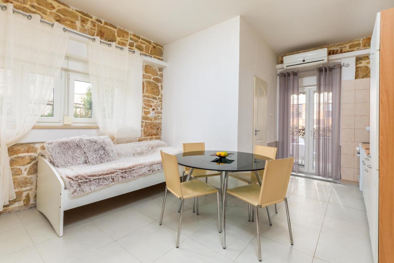 Apartment Nikola Fažana Buitenkant foto