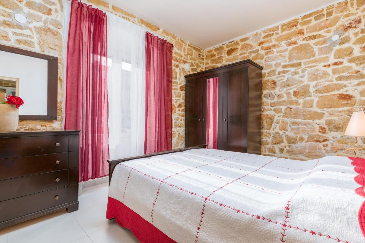 Apartment Nikola Fažana Buitenkant foto